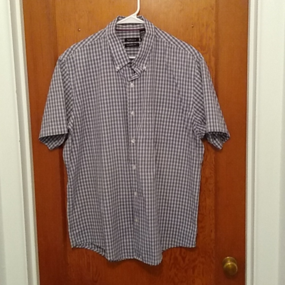 Men's van Heusen Classic Fit Purple Tan Plaid Short Sleeve Shirt Size XL